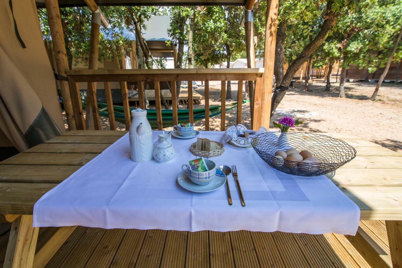 Glamping Beach Soline Биоград-на-Мору Экстерьер фото
